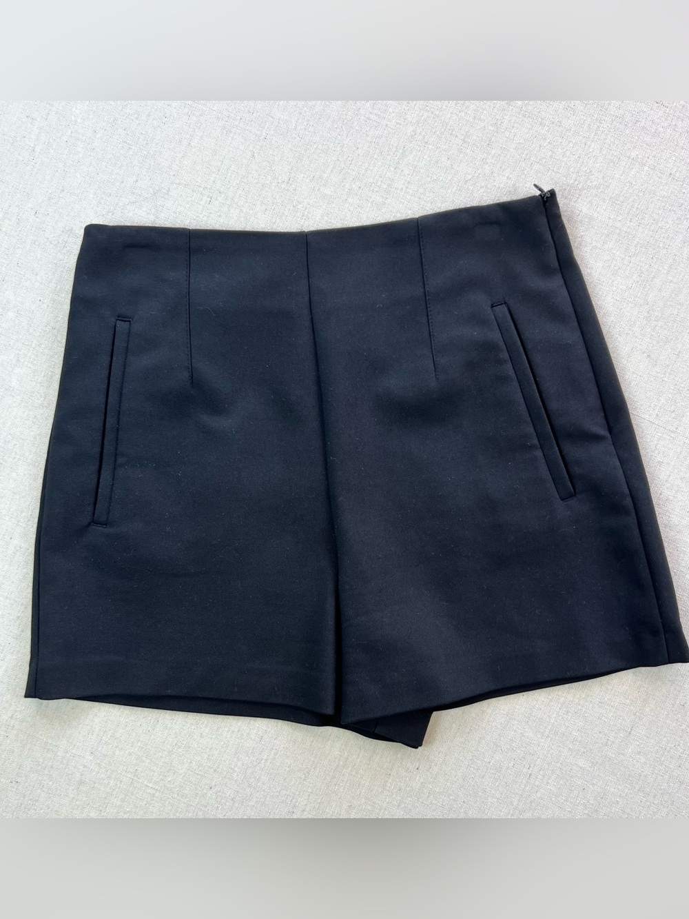 Women’s Black High-Waist Tailored Timeless Classy Chic Upscale Shorts - Size S